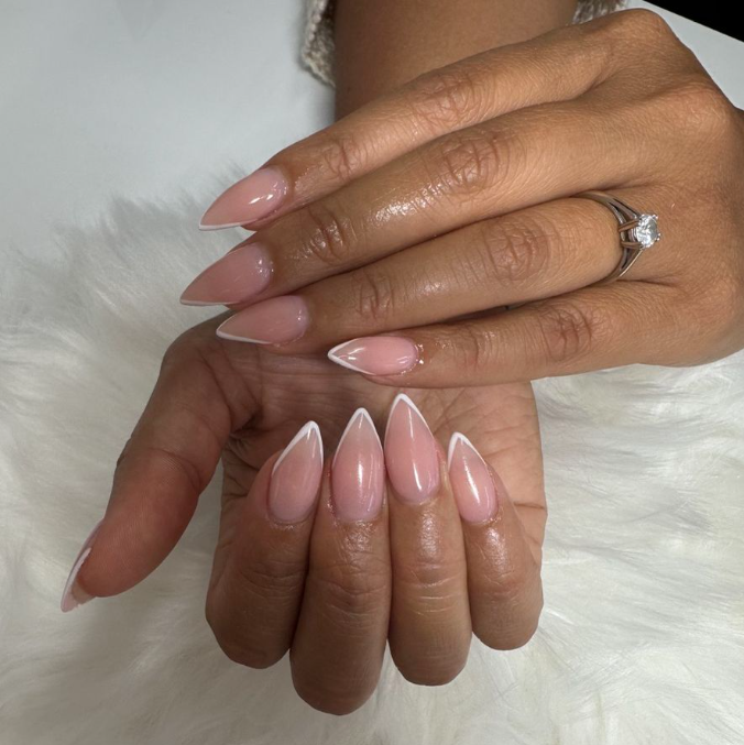 Naturlig micro french utförd av Elin på Losie NAILROOM